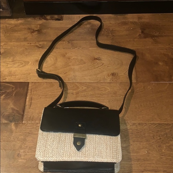 Hot Topic Handbags - Hot Topic x Disney Moana Crossbody